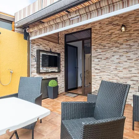 Apartment El Muelle Beach